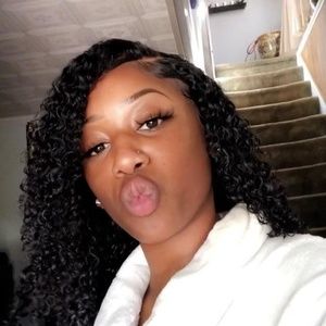 Meet your Posher, Leilaní